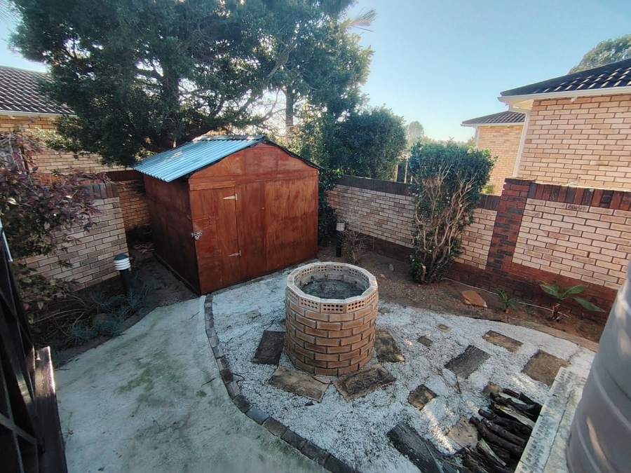 2 Bedroom Property for Sale in Walmer Downs Eastern Cape